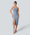 Abito midi casual aderente alla figura con spacco, corsetto senza schienale con scollatura quadrata e ruches