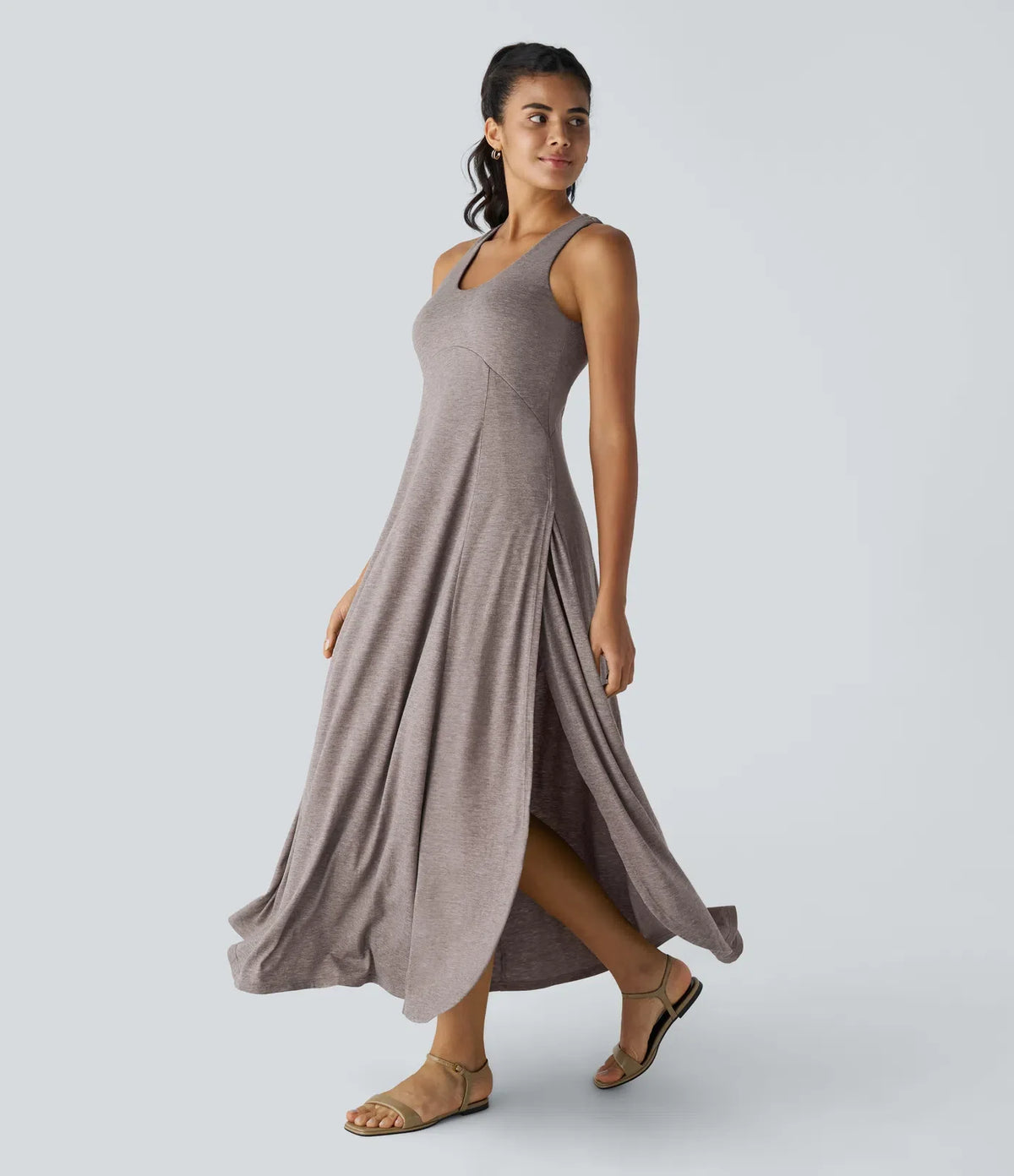 Serena™ - Maxi dress with flowing canotta and senza schienale con scollatura a U e spacco
