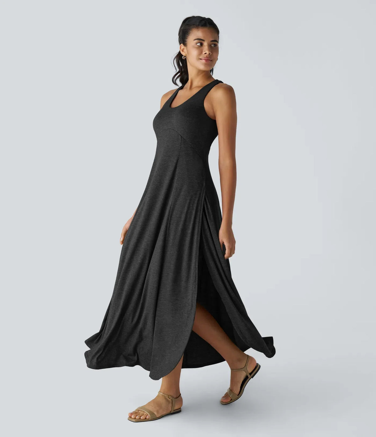 Serena™ - Maxi dress with flowing canotta and senza schienale con scollatura a U e spacco